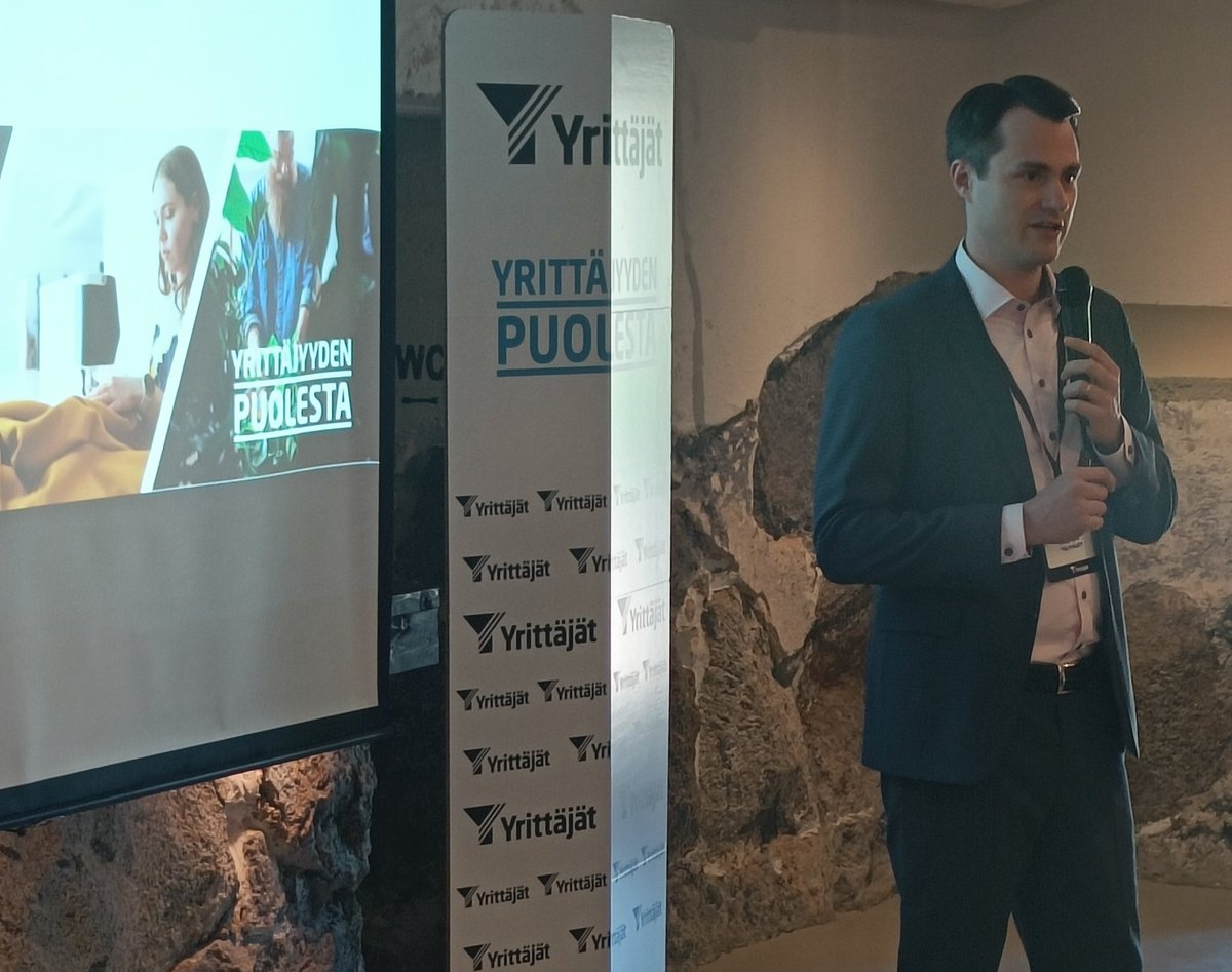 <a href="/suomenyrittajat/">Suomen Yrittäjät</a> pääekonomisti <a href="/JuhanaBrotherus/">Juhana Brotherus</a> Elinvoimainen Pirkanmaa -kesäpäivässä kertomassa paistaako Pirkanmaalla talousnäkymien näkökulmasta aina aurinko. Agendalla myös analyysia tuoreesta hallitusohjelmasta.
#Yrittäjät #Elinvoima #Hallitusohjelma #Pirkanmaa