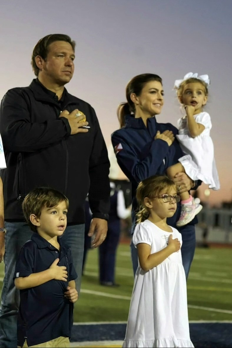 Voted for Trump 2X but learned:
1: #Trump is a sellout to Bud Light &amp; Disney
2: He acts like a child w/out maturity
3: He can’t win swing states
4: He had his chance
5: He's got too much baggage 
6: Ron #DeSantis is the right choice for 2024!

#TeamSanity #DeSantis24 #RonDeSantis