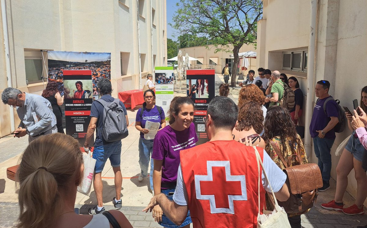 gzaracho_ecca's tweet photo. Esta mañana en la I Jornada Dar empleo al refugio, entidades del tercer sector agrupadas en #Redfugio presentamos a decenas de empresas alicantinas presentes la riqueza que ofrecen la personas refugiadas al mundo laboral, partiendo testimonios concretos. #SomosRefugio https://t.co/e0QJy7AtrG