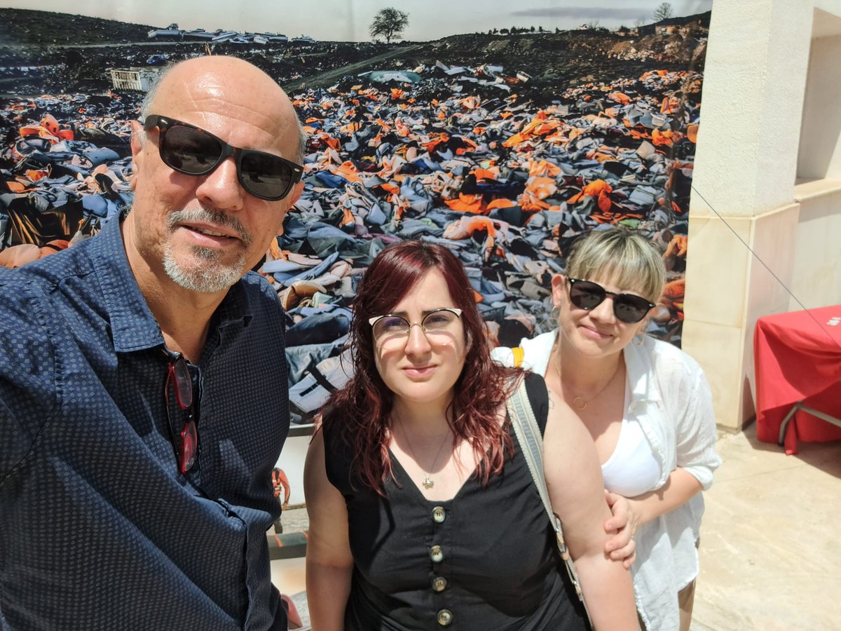 gzaracho_ecca's tweet photo. Esta mañana en la I Jornada Dar empleo al refugio, entidades del tercer sector agrupadas en #Redfugio presentamos a decenas de empresas alicantinas presentes la riqueza que ofrecen la personas refugiadas al mundo laboral, partiendo testimonios concretos. #SomosRefugio https://t.co/e0QJy7AtrG