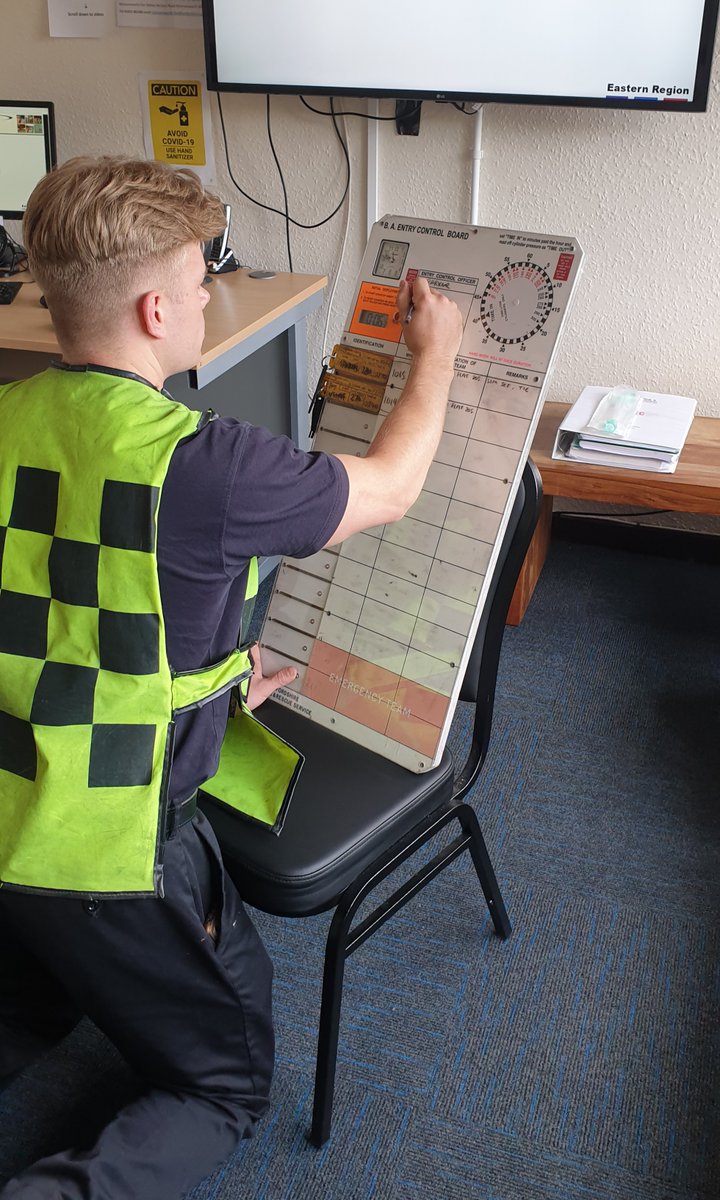 A breathing apparatus entry control exercise is underway at Rickmansworth Fire Station today. A crew member is pictured working through various incident scenarios, to ensure firefighter safety when breathing apparatus wearers are deployed. #rickyfire #rickytraining