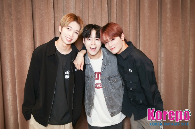 Kkorepo's tweet image. 「個別インタビュー」#TFN、「これからいろんな地域のエーデルワイスに会いに行くので楽しみにしていてください！」
#KIO、#GUNWOO、#SIAN、#ON、#KEVIN、#LEO、
＃ZERO、#KAIR、#NOA
korepo.com/archives/13044…