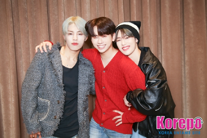 Kkorepo's tweet image. 「個別インタビュー」#TFN、「これからいろんな地域のエーデルワイスに会いに行くので楽しみにしていてください！」
#KIO、#GUNWOO、#SIAN、#ON、#KEVIN、#LEO、
＃ZERO、#KAIR、#NOA
korepo.com/archives/13044…