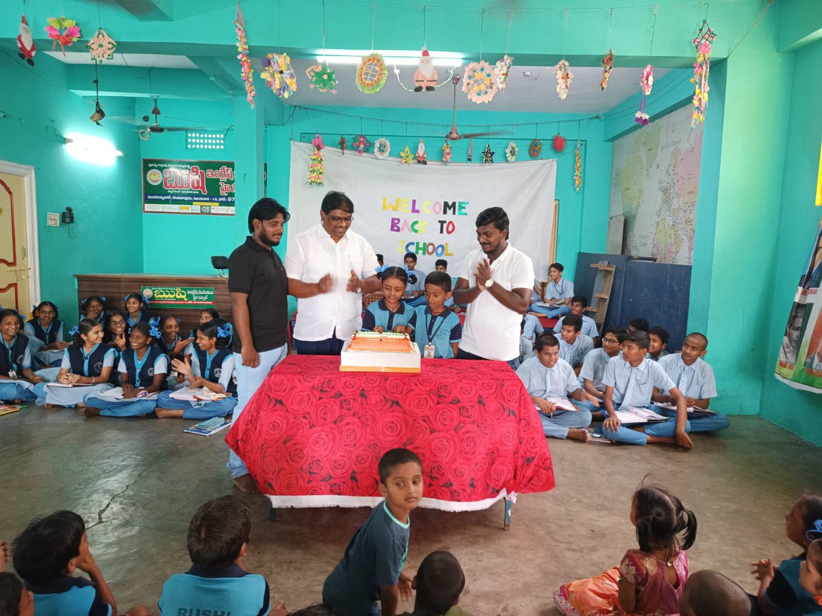 john_muckell's tweet image. Celebrating Rahul Gandhi Jii Birthday Celebration at School Children&apos;s in Vijayawada City 
@PeterJoseph1989 Anna 
NTR District President-Youth Congress