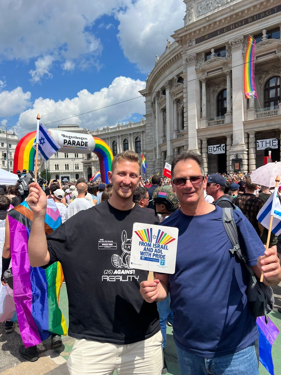 IsraelinAustria's tweet photo. Die Botschaft ist stolz darauf, Teil von #DiplomatsforEquality zu sein und war durch Konsul @HerzelEdri gemeinsam mit zahlreichen Kolleg*innen von diplomatischen Vertretungen in Wien auf der #Regenbogenparade vertreten.

#loveislove #LGBTQI
🏳️‍🌈🏳️‍⚧️🇮🇱 https://t.co/R4ICJ4SKST
