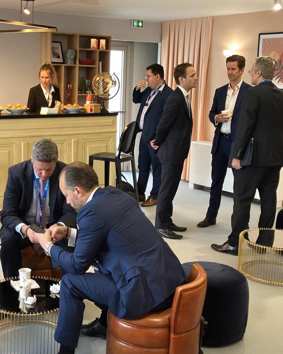 Paris Air Show (@salondubourget) on Twitter photo As we put the final touches, it's with great pleasure that we anticipate the arrival of President <a href="/EmmanuelMacron/">Emmanuel Macron</a> in our prestigious Elite Lounge. He will have the honor of inaugurating the 54th edition of the International #ParisAirShow and Space Exhibition. As we put the final touches, it's with great pleasure that we anticipate the arrival of President <a href="/EmmanuelMacron/">Emmanuel Macron</a> in our prestigious Elite Lounge. He will have the honor of inaugurating the 54th edition of the International #ParisAirShow and Space Exhibition.
