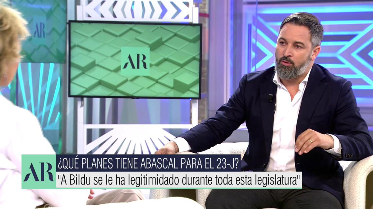 Santiago Abascal: 'El PNV ha sido cómplice de Bildu y del terrorismo durante años'

🔵 #AR19J mdia.st/directo5