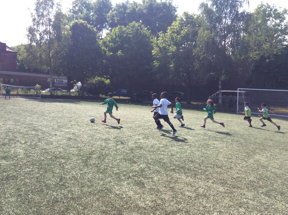 Our year 1/2 football team came 2nd in the tournament 🥈