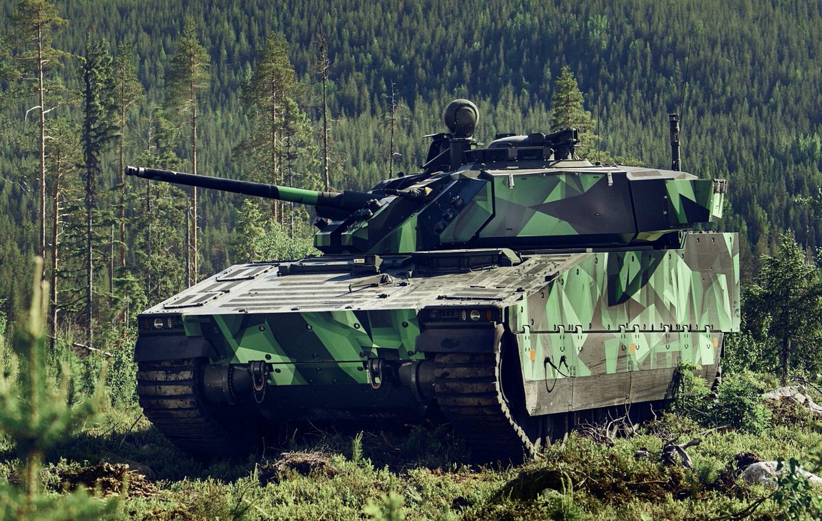 Czechia, Slovakia and Ukraine are looking to cooperate in the acquisition and sustainment of the CV90. The 3 countries signed a memorandum of intent during the last Ramstein meeting in Brussels.

Ukraine expressed interest in purchasing up to 1.000 units.

czdefence.cz/clanek/ceska-r…