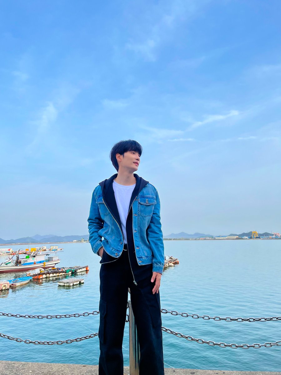 [#NOTICE]
KBS Joy 유튜브에 '시작은 첫키스' 7화가 공개되었습니다 💙

✨ youtu.be/xZlNpVLrZqY

#KimJonghyeon #김종현
#EVERMOREENTERTAINMENT #에버모어엔터테인먼트
#시작은첫키스 #ItWasSpring #김봄