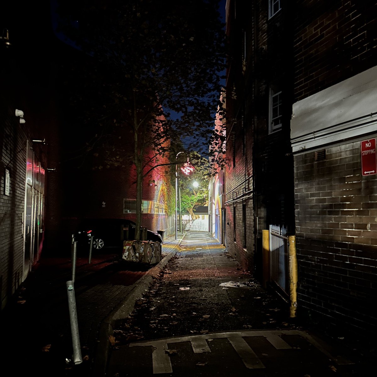 Roaming the streets of Sydney at night. 
#MattiDoingArt #streetphotography #streetfeat #allstreetshots #city #ilovesydney #sydney #sydneylocal #sydneylife #landscape #landscapephotography #iphonography #aussiestreetphotography #sydneystreets #sydneyatnight #night #streetsatnight