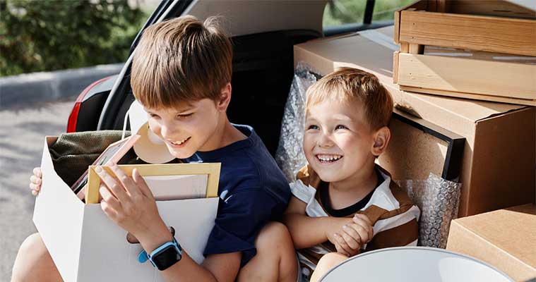 SafestoreLtd's tweet image. 🌞 Planning a summer move? 🏡 Discover how self storage can be your ultimate ally for a smooth house transition!  #SummerMove #SelfStorage #HouseTransition 📦🚚💼

safestore.co.uk/how-storage-ca…