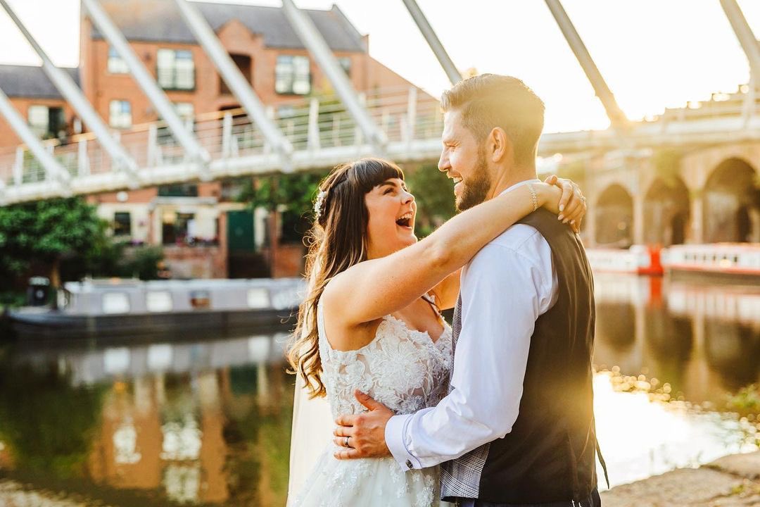What amazing backdrops for your wedding day, a mix of industrial architecture, greenery and simmering water 🤍 

#castlefield #industrialarchitecture #manchesterwedding #cottageinthecity #manchestercitywedding #weddinginspiration #castlefieldbowl #bridetobe2024 #weddingplanning