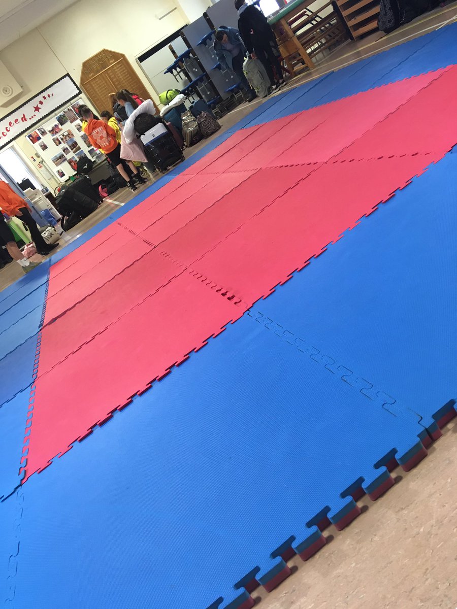 Our last taster session this term. Thanks to <a href="/LangbankPrimary/">Langbank Primary</a> for having us in and <a href="/onerensport/">OneRen Sport</a> for helping to organise. 

#healthweek @judoscotland