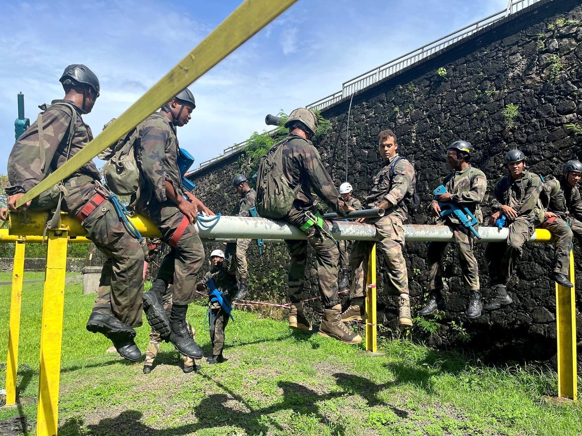 Armée française - Opérations militaires tweet media