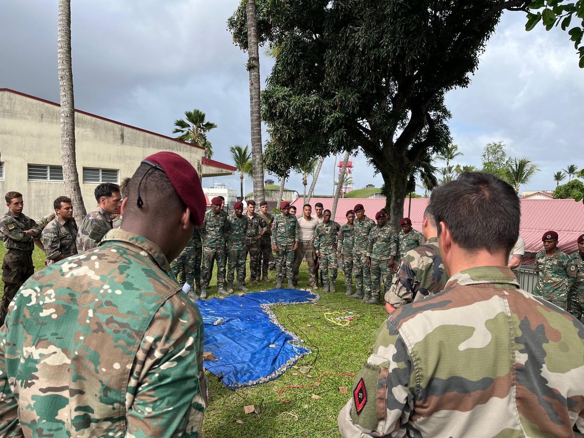 Armée française - Opérations militaires tweet media
