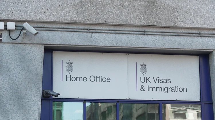 Dear Home Office (2022, 14 min) a collaborative short film on the UK asylum system by <a href="/BristolRefugeeR/">BristolRefugeeRights</a> <a href="/MiMoBristol/">MigrationMobilitiesUoB</a> <a href="/Counterstates/">Counterstate Films</a> funded by <a href="/HelloBrigstow/">Brigstow Institute</a>.  Available to view here: vimeo.com/nmassoumi/dear…
#RefugeeWeek