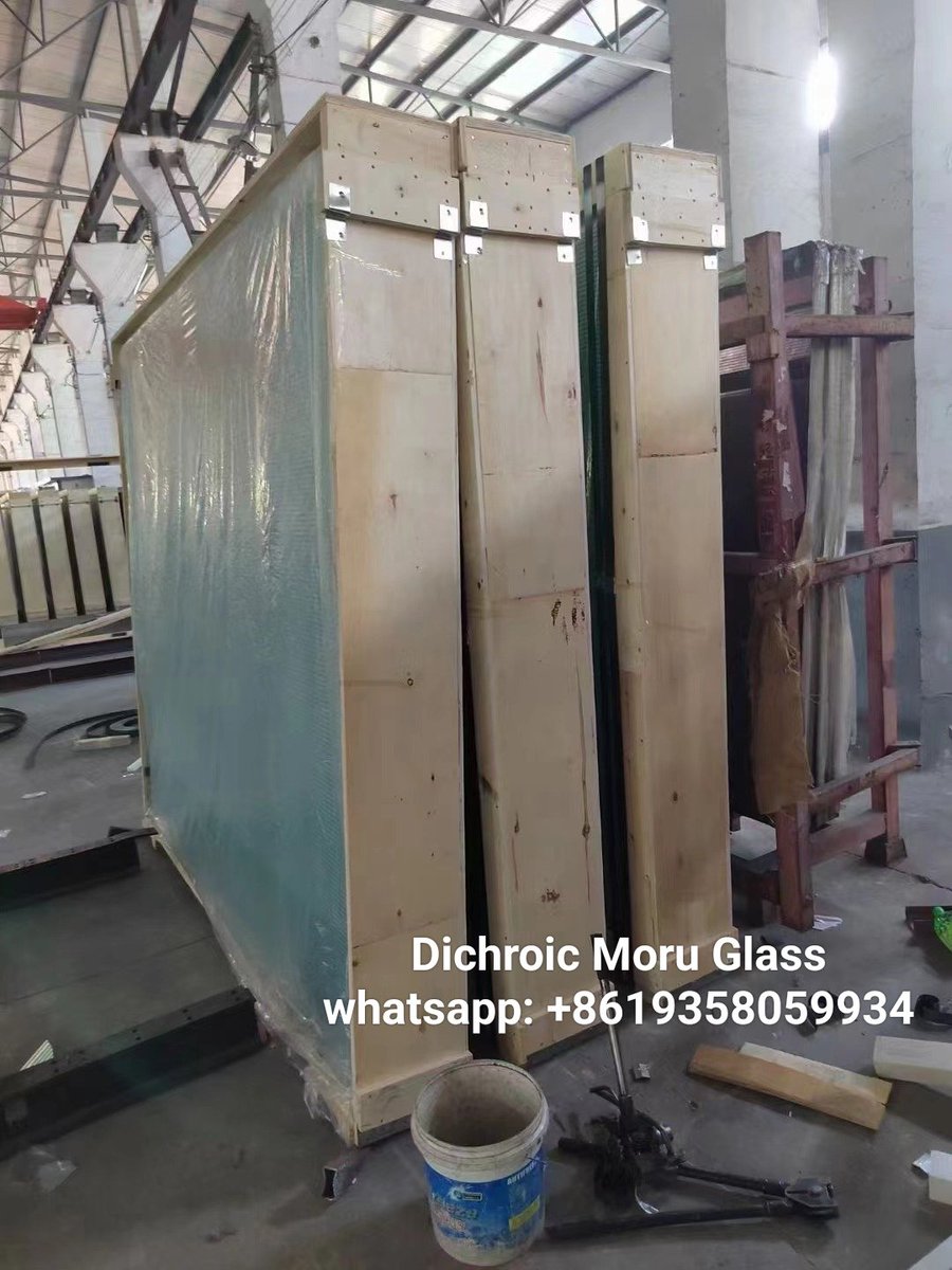 #patternedglass #figuredglass #dichroicglass #glasspartition #moruglass #reflectiveglass #decorglass #decorativeglass #reededglass #fluteglass #partitionglass #glassdoor #glasscontractor #glassfactory #coffeenglass #여닫이 #여닫이중문 #여닫이도어 #디자인원단 #원슬라이딩 #스윙도어