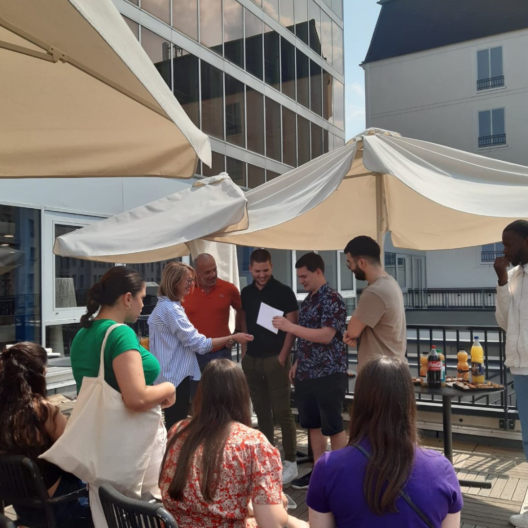 Le Hackathon touche à sa fin ! ☑️

Nous félicitons tous les étudiants pour la qualité de leur présentation et leur implication dans ce projet. Un grand bravo aux 3 équipes finalistes qui sont Simoneta, Eco Bétonix et Armadio ! 👏

#edcparis #hackathon