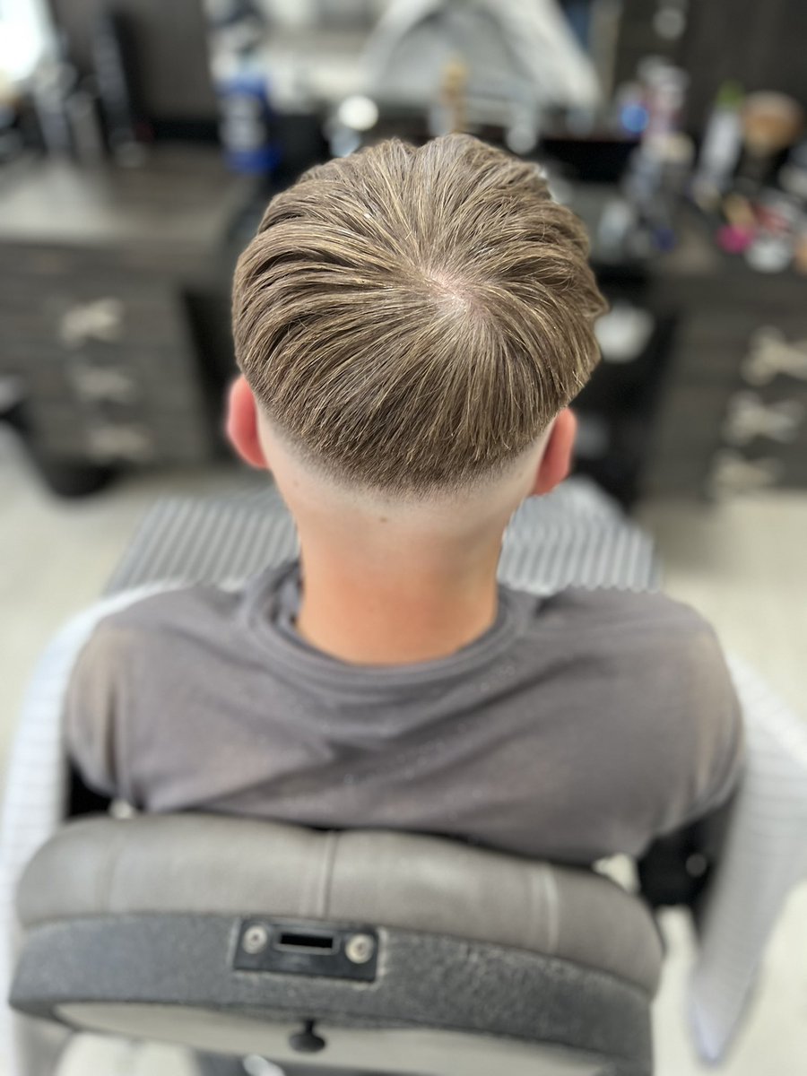 ZiyBarber's tweet photo. Ziy skin fade💈💈💈.

https://t.co/IKCdLUcZud

Ziy team. https://t.co/QKpO52XYAv
