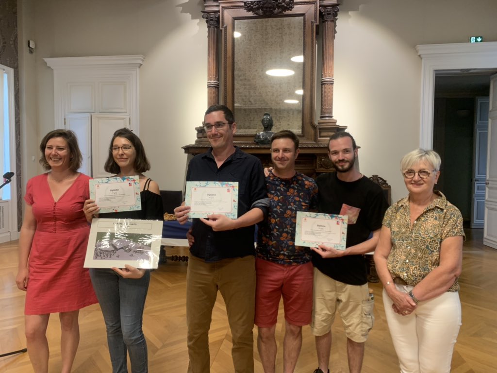 Angers_Jardins's tweet photo. Concours jardins d’expression
2023 : c’est l’ESA qui rafle les 3 premiers prix 🏆
1er prix « Aux Arbres Citoyens »
2eme prix « Reprendre ses esprits »
3eme prix « L’arbre à souhaits »
Le lauréat verra son jardin réadapté sur la place du Ralliement été 2024 #AngersSuperNature https://t.co/fsqFCdkXlT