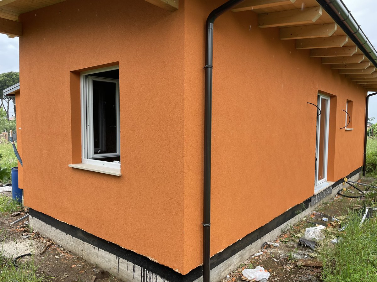 LibianchiSrl's tweet photo. Ci siamo quasi! 
Sono in fase avanzata i lavori per la realizzazione di questa nuova casa in legno sicura, efficiente ed ecosostenibile. https://t.co/rS1ke7KwCK
