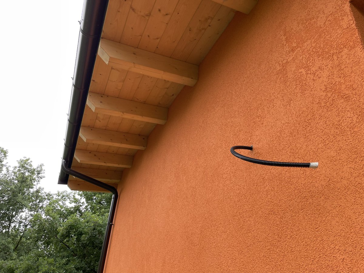 LibianchiSrl's tweet photo. Ci siamo quasi! 
Sono in fase avanzata i lavori per la realizzazione di questa nuova casa in legno sicura, efficiente ed ecosostenibile. https://t.co/rS1ke7KwCK