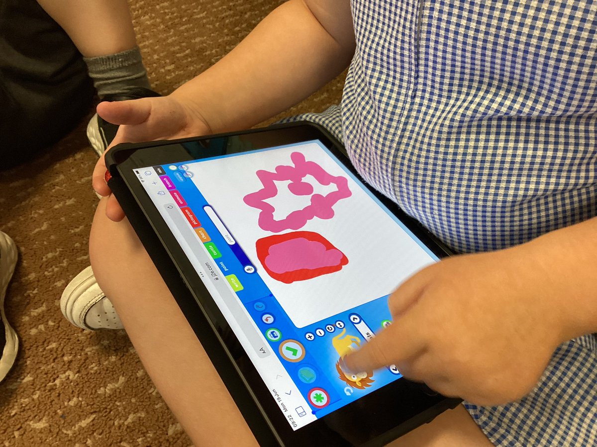 MGLWorld_Abby's tweet photo. @Flomellynews Nursery created their own digital images today using stickers and paint brushes. They explored different materials and we discussed how to select different tools. #mglcomputing #flomellycomputing https://t.co/TqrTNcICOt