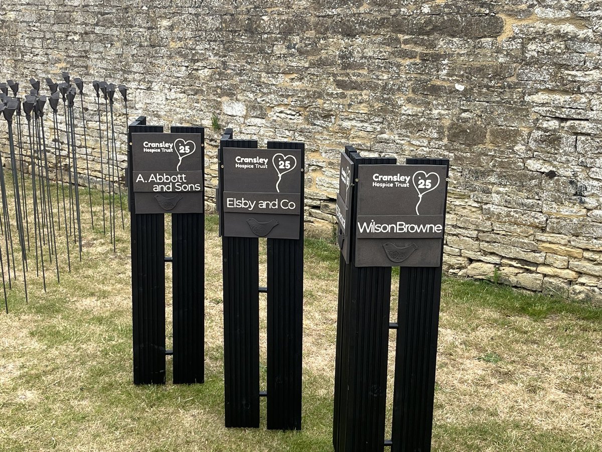 Yesterday I visited <a href="/ChesterHouse_UK/">The Chester House Estate</a> to take in the “Robins appear when loved ones are near” display which is raising awareness and support for @cransleyhospice. Next time you are passing Chester House, drop in to see what’s going on