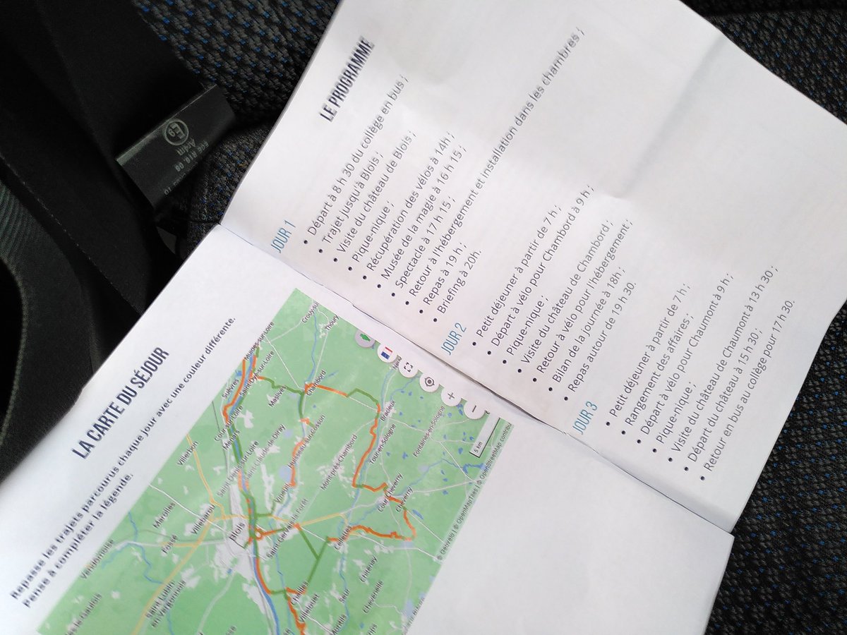 DParis36's tweet photo. C'est parti pour les élèves du collège @LaFayette036 . Séjour de trois jours en bord de Loire. Le tout se fera à vélo! https://t.co/ldNb9EqOZe