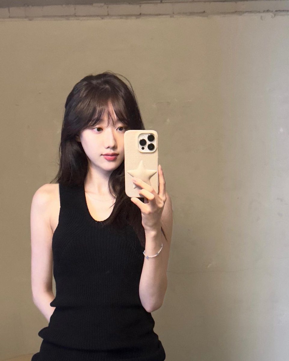 230619 betterlee_0824 instagram Update

🫧

instagram.com/p/CtqZbdFSjOj/…

#이나은  #LEENAEUN