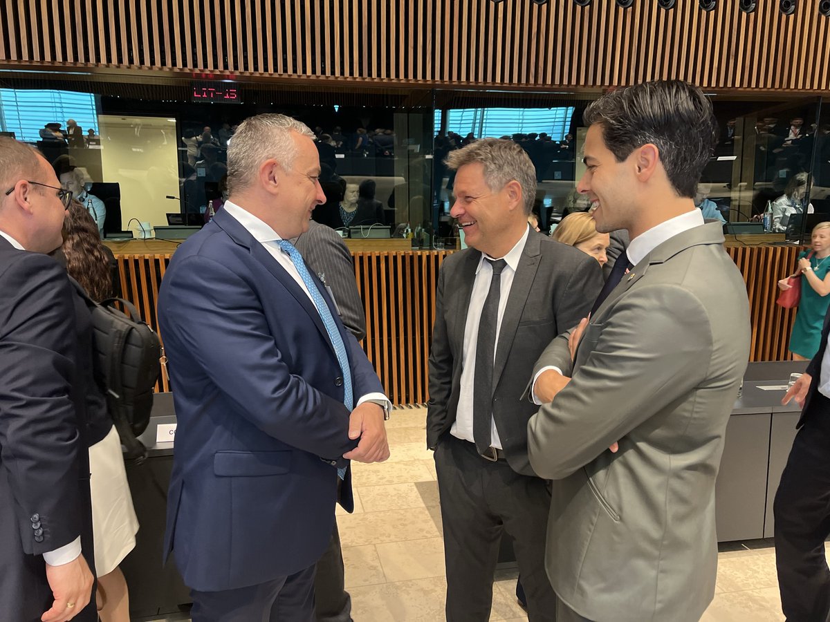 Energy Ministers of the EU 🇪🇺 are meeting in Luxembourg. Czechia 🇨🇿 is represented by Minister @JozefSikela. Agenda: 📌 electricity market design 📌 winter preparedness 📌 external energy relations ℹ️: europa.eu/!wqqMy9 🎥: europa.eu/!N6mrQf