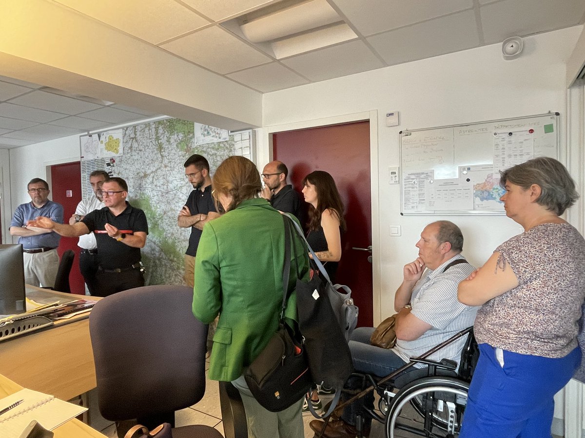 #informer
Ce matin, nous avons reçu les médias locaux pour leur présenter nos nouveaux outils de communication afin de les tenir au courant des opérations de secours 🚨
Merci @FBOrleans <a href="/larep_fr/">La République du Centre</a> <a href="/ActuOrleans/">Actu Orléans</a> <a href="/courrier_loiret/">Le Courrier du Loiret</a> <a href="/LeJournaldeGien/">Le Journal de Gien</a> <a href="/GatinaisL/">L’Eclaireur du Gâtinais</a> La Tribune Orléans