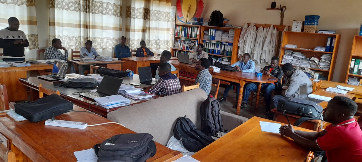 Fr_Ramon_K_TVET's tweet photo. None ku wa 19/06/2023 nk'ahandi mu gihugu abanyeshuri bacu ba #L5 batangiye #IntegratedAssessment (ibizamini ngiro bya Leta bisoza L5). Iwacu harakorera amashami ya #Masonry na #Multimedia. Abarimu bazahagararira icyo gikorwa babanje guhabwa amabwiriza.
@RTB_Rwanda
@NESA_Rwanda https://t.co/alInB6U6Rc