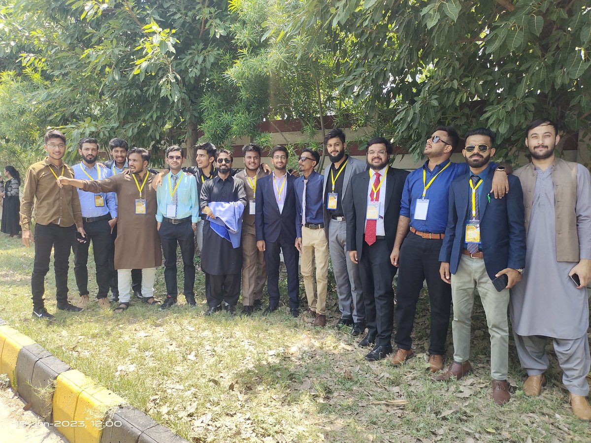 Anna33365975's tweet photo. Young entrepreneurs at PMNIA.
#چھولوآسمان
#PMNYP https://t.co/v7XFsya0Cy