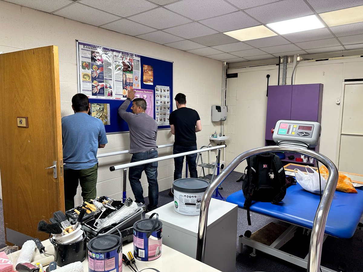 CovMS's tweet photo. Last Wednesday we had the lovely @CadentGasLtd team in volunteering! They painted our physio room and did a wonderful job! All made possible through @nbrly THANK YOU! 😊 https://t.co/8G6675Kjiv