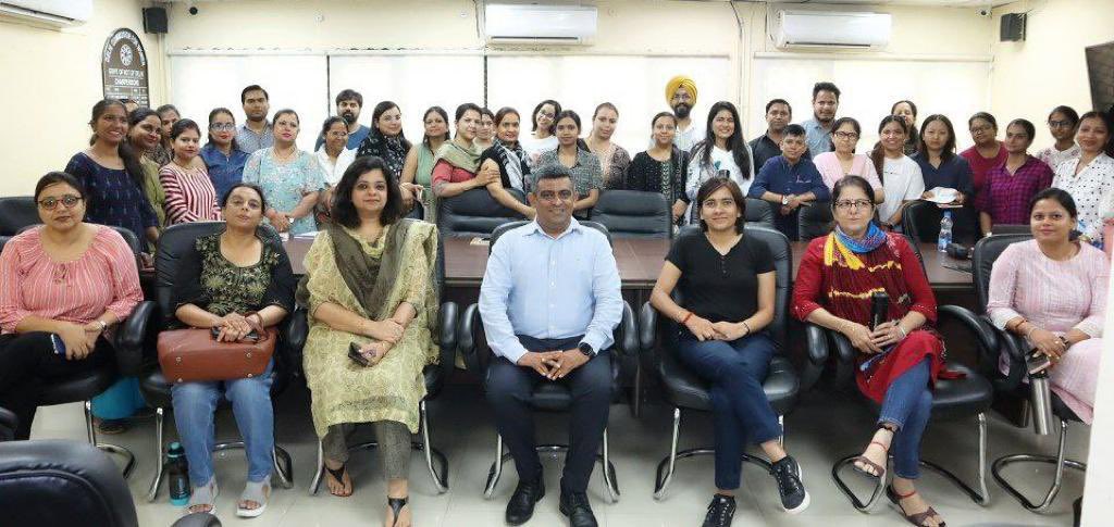 DCWDelhi's tweet photo. On directions of the Hon’ble Chairperson @SwatiJaiHind Ji, Centre for Skill Development &amp; Training (CSDT) conducted an awareness training session on the Prevention of Sexual Harassment Act for DCW staff. 

We aim to continuously upgrade &amp; improve the knowledge and understanding. https://t.co/BMXl8c5zJ9