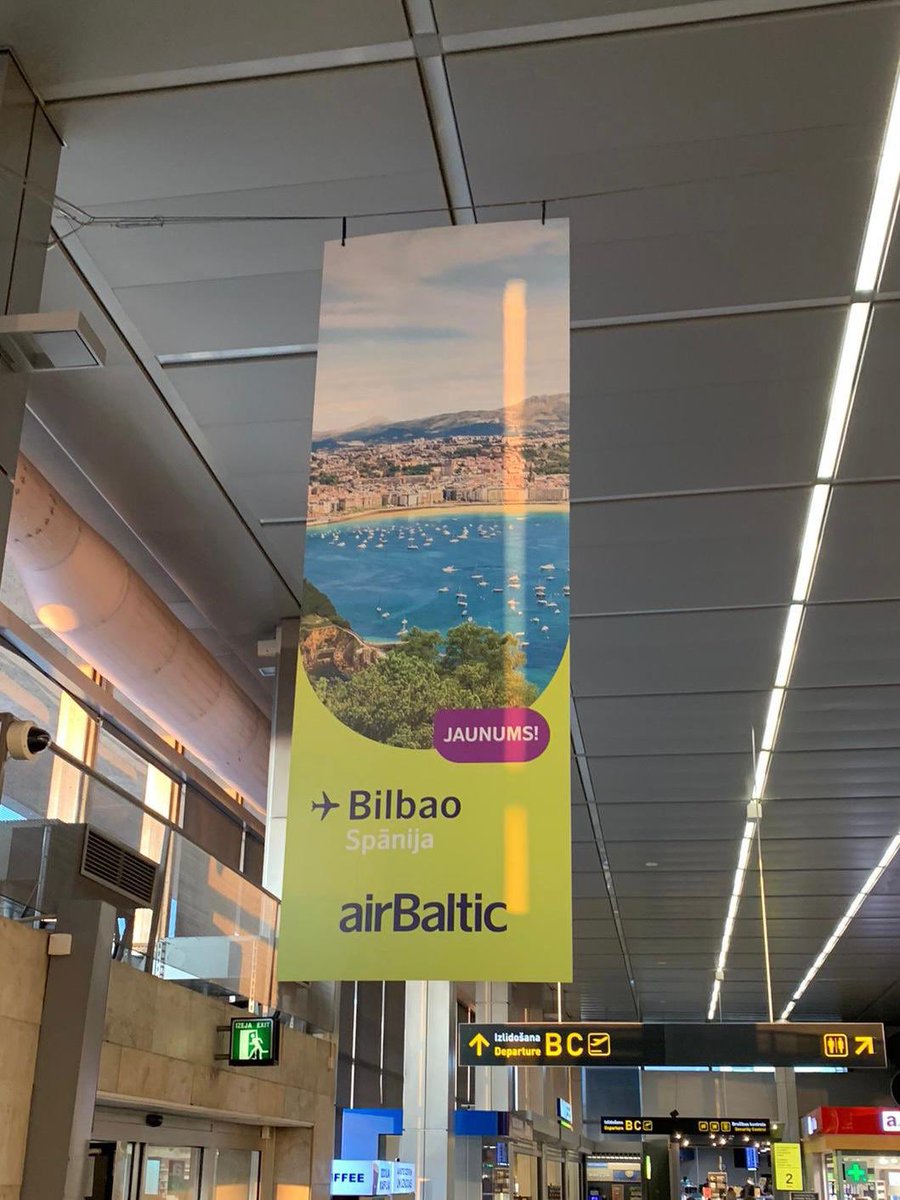 @condedelamaza me pasan esta foto del aeropuerto de Riga. Así promociona @airBaltic Bilbao como destino. @DonostiAir @DSSTourism  🤦🏻‍♂️