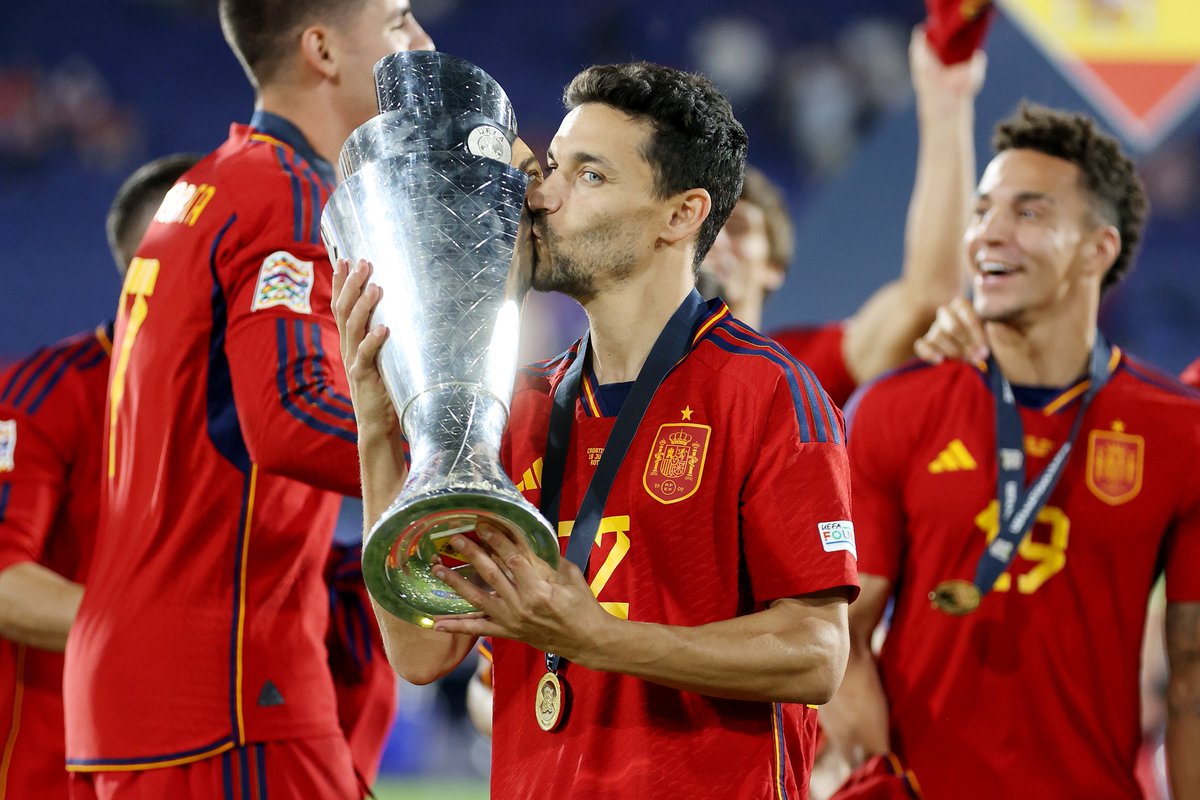mooshpt's tweet photo. Nos últimos 18 dias Jesús Navas venceu a Liga Europa e Liga das Nações 🏆🏆

#NaMoosh https://t.co/KoKH04P9mA