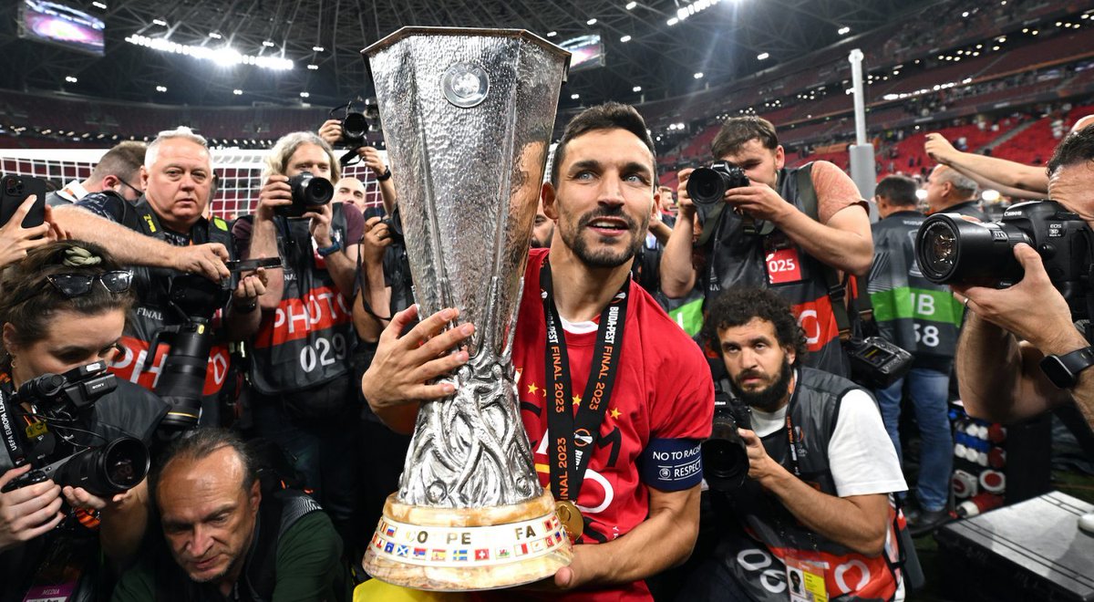 mooshpt's tweet photo. Nos últimos 18 dias Jesús Navas venceu a Liga Europa e Liga das Nações 🏆🏆

#NaMoosh https://t.co/KoKH04P9mA