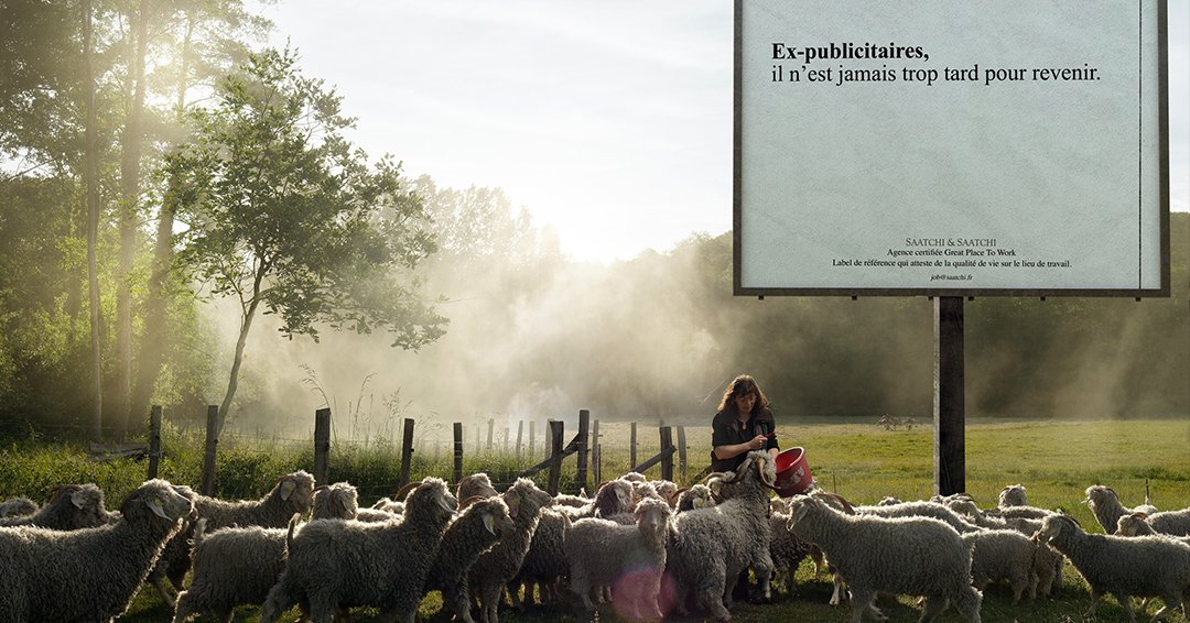 KMartenon's tweet image. .@saatchifrance est l'une des rares agences à avoir obtenu le label "Great Place to Work".

Alors pour attirer les anciens publicitaires qui ont quitté de job et de ville alors qu'il suffisait *peut-être* de changer d'agence, elle est allée les cibler... à la campagne! Bien vu.🎯