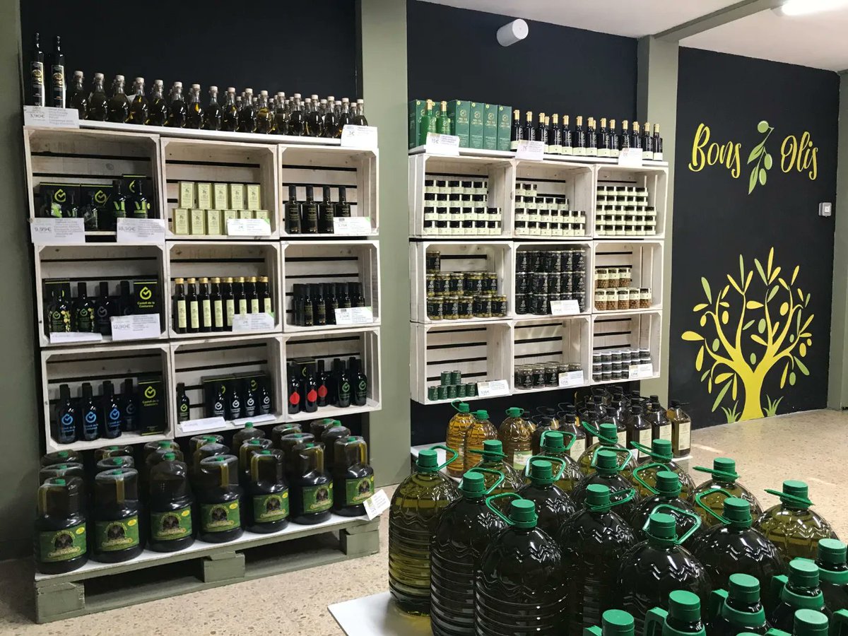 🫒Si vols comprar els nostres #Olilallena de <a href="/pintegrada/">producciointegrada</a> i <a href="/CCPAE/">ccpae</a> <a href="/DOP_Siurana/">DOP Siurana</a> a Barcelona ja tens una altra botiga on els pots trobar. Es tracta de 📍Bons Olis al C/ del la Jota, 122, un establiment amb el Marcos Flores al capdavant. bonsolis.cat
