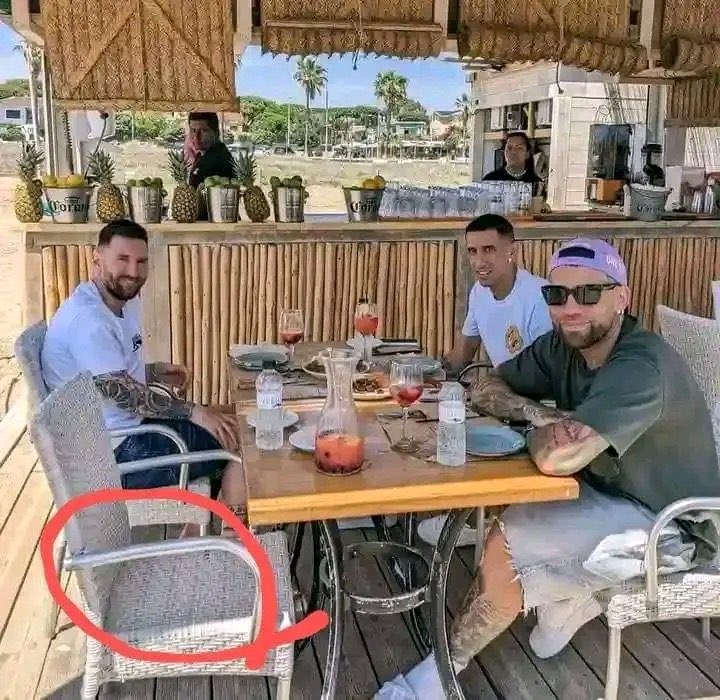 We all know who took this picture ain't we?? 🥵😂