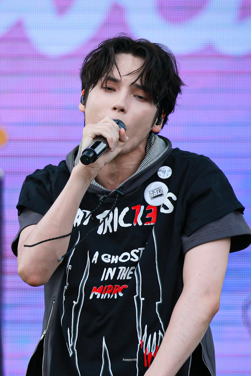 happyvita814's tweet photo. 230611 위버스콘 잔디마당 휴닝카이 

락스타야 락스타

#HUENINGKAI #휴닝카이 
#TXT #투모로우바이투게더 https://t.co/1S8LIU8Wbw