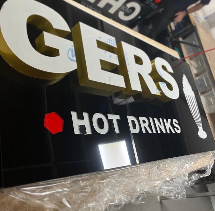 Feeling hungry ?? 🍔🥤One of our most recent signs for brioche burgers ! 
.
Signs2Signs trade supplier of acrylic, aluminium &amp; all things signage
.
.
.
.
#Signs2Signs #Sign #Signage #Signmaker #Signtray #MadeinManchester #CustomSigns #Signmanufacturer #burgers #milkshakes