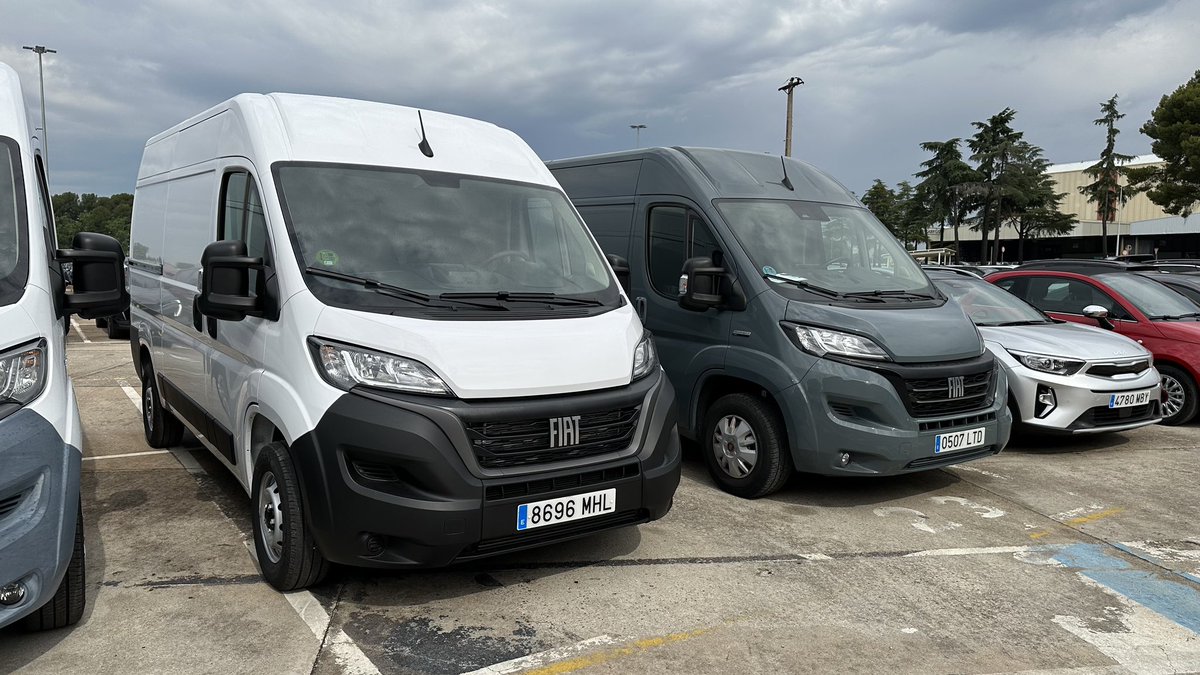 motorpuntoes's tweet image. Hoy estamos con el evento FIAT PROFESSIONAL FULL RANGE 🛠️

Vehículos de la gama profesional tanto eléctricas⚡️como de combustión 🔥, de los modelos Ducato, Scudo y Doblò 

@FiatPro_es @Fiat_es #Fiat #FullRange #FiatScudo #FiatDucato #FiatDoblo