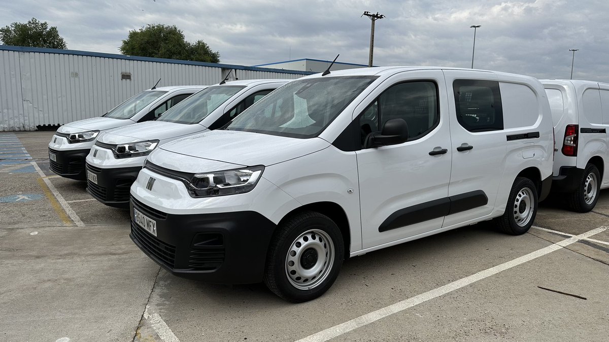 motorpuntoes's tweet image. Hoy estamos con el evento FIAT PROFESSIONAL FULL RANGE 🛠️

Vehículos de la gama profesional tanto eléctricas⚡️como de combustión 🔥, de los modelos Ducato, Scudo y Doblò 

@FiatPro_es @Fiat_es #Fiat #FullRange #FiatScudo #FiatDucato #FiatDoblo