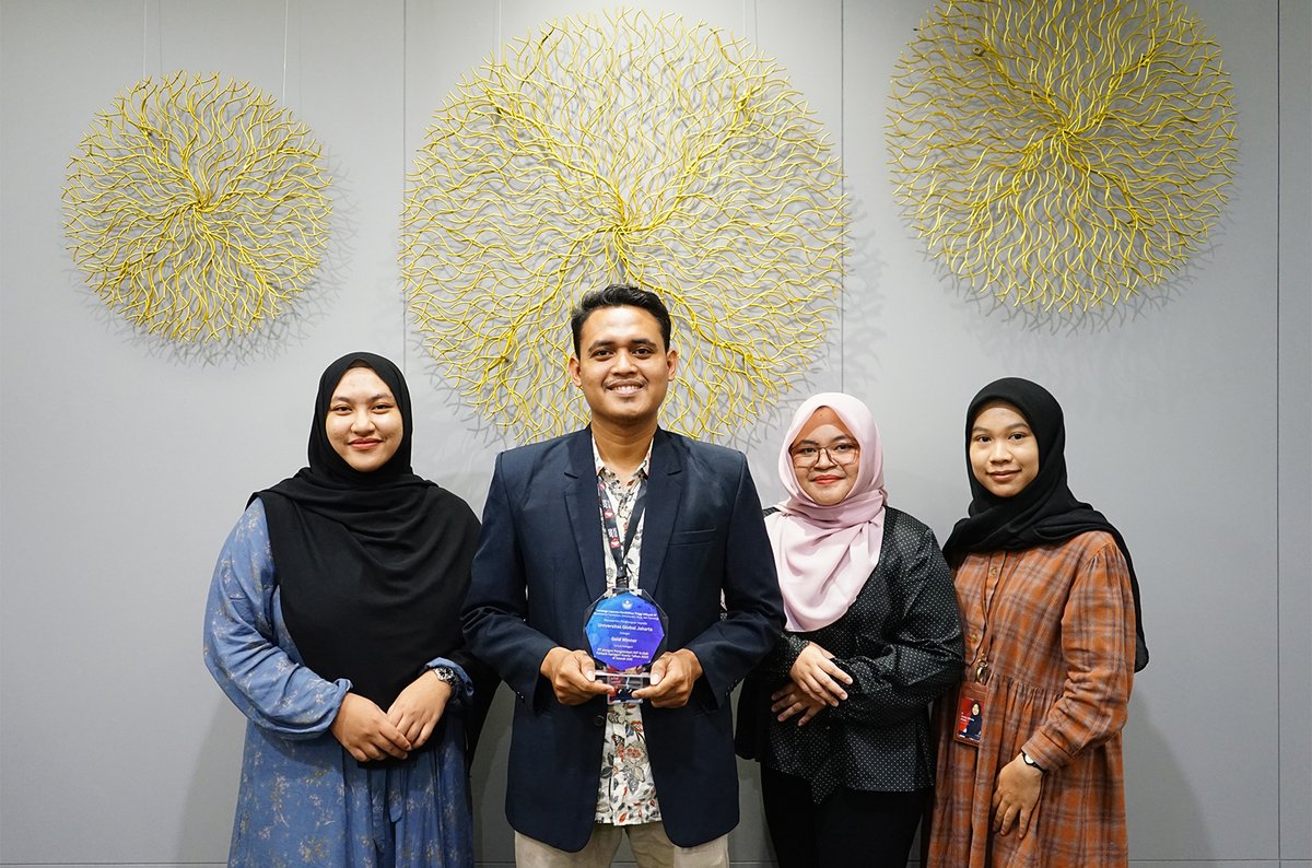 JGU_University's tweet photo. Jakarta Global University has successfully won an award as the best university in managing the KIP Scholarship quota for the year 2022 in the Region 4 LLDIKTI level, covering West Java and Banten regions.

#JG_University #AyoKeJGU #AnugerahLLDIKTiWilayahIV #KampusMerdeka https://t.co/H89Mx9CZMh