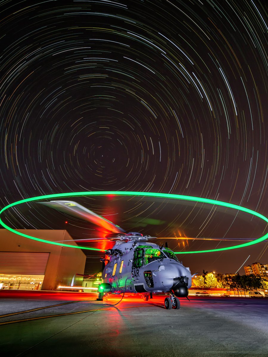 ¡Buenos días y feliz lunes a todos! 

¿Qué tal estáis comenzando la semana? Esperamos que con ganas y fuerzas renovadas. 💪

Hoy os traemeos esta fotografia nocturna. 🦇  

¿Quien sabe como se consigue este efecto? Déjanos tu respuesta en los comentarios 👇