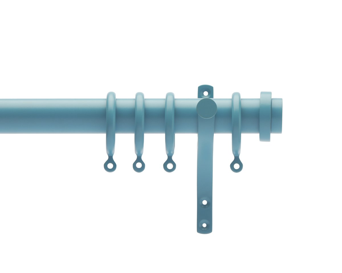 NOTTING HILL

Part of the London Collection, Notting Hill is composed of 32mm metal pole, a metal stepped end finials, 45mm solid metal rings and a metal architrave bracket with flat small facing.

Enquire about our collections and bespoke services sales@mckinney.co.uk